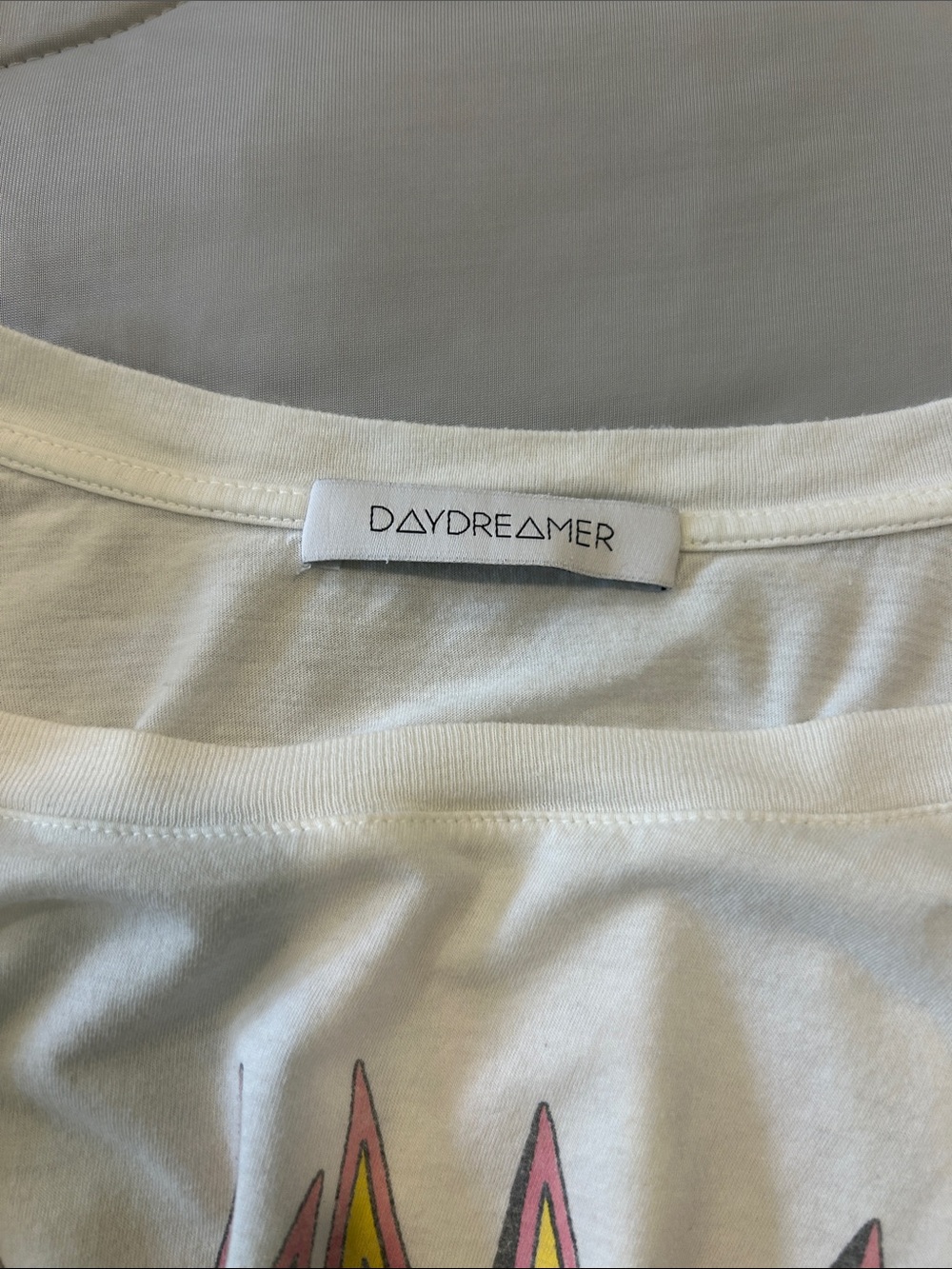 Daydreamer Def Leopard High n Dry Graphic Tee in White Size Large - Picture 4 of 5